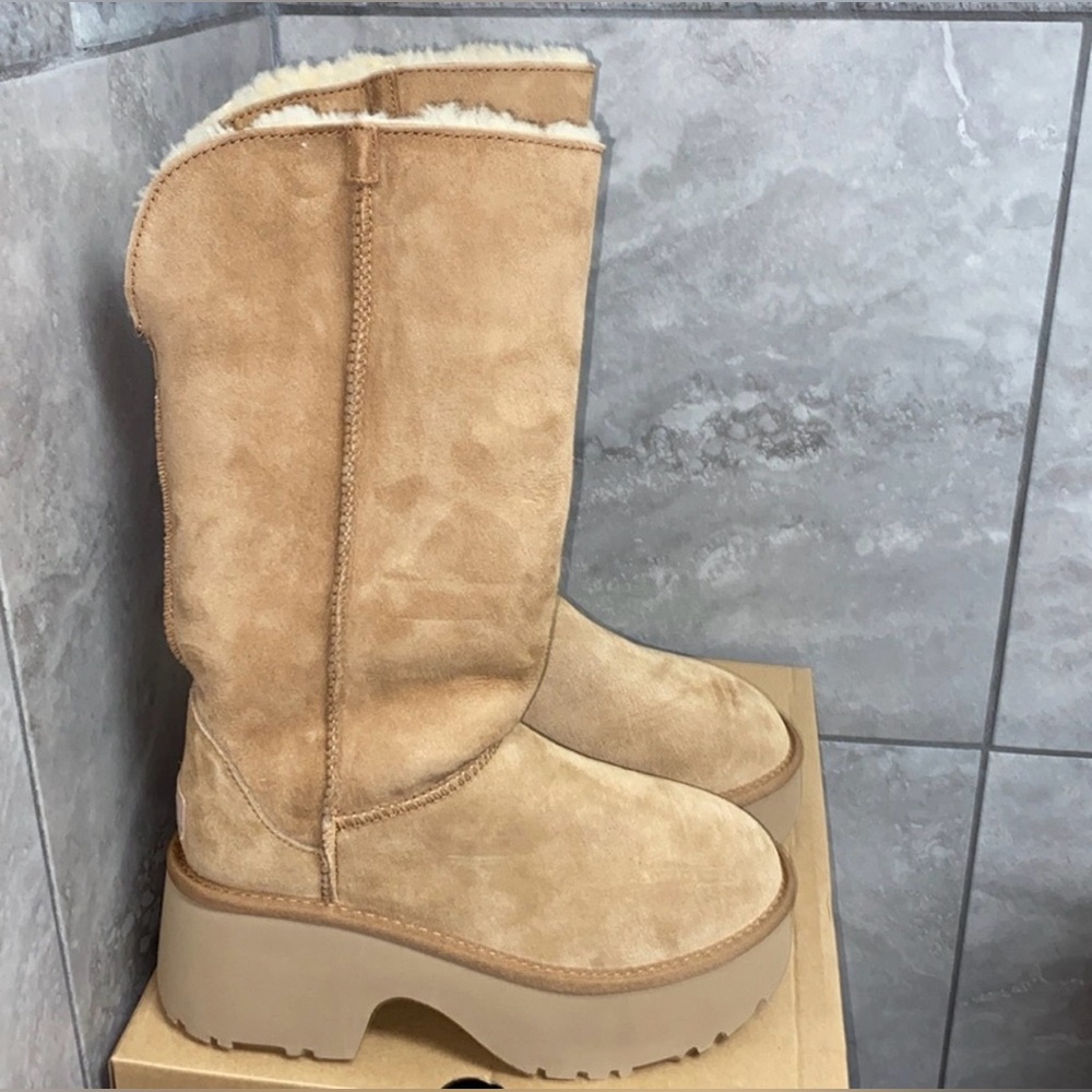 UGG CLASSIC NEW HEIGHTS CUFFABLE - Picture 2 of 6